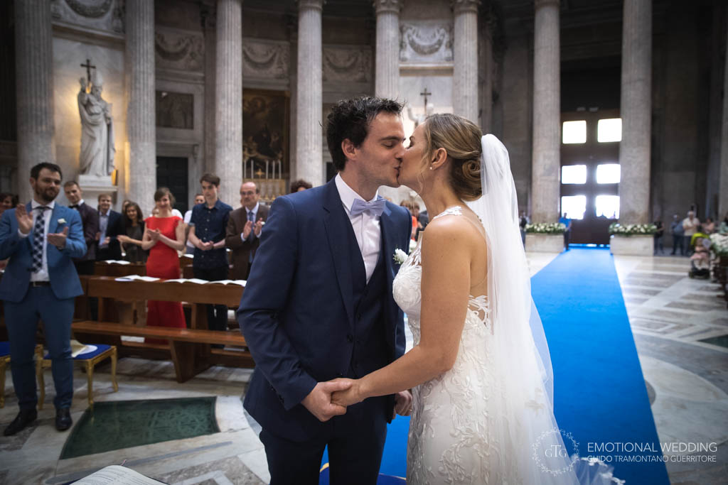 first kiss after ceremony from a wedding in napoli