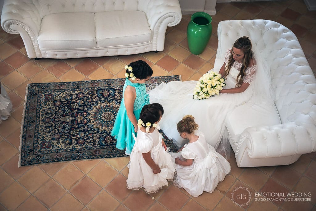 bride and flower girls relaxing before the wedding ceremony in cilento