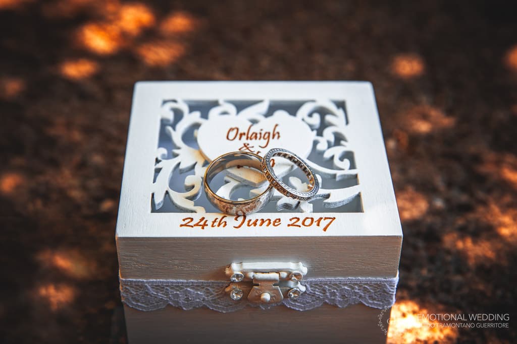 closeup of the wedding rings at an irish wedding in Amalfi coast