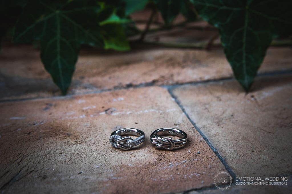 wedding rings closeup at Locanda Rossa in tuscany