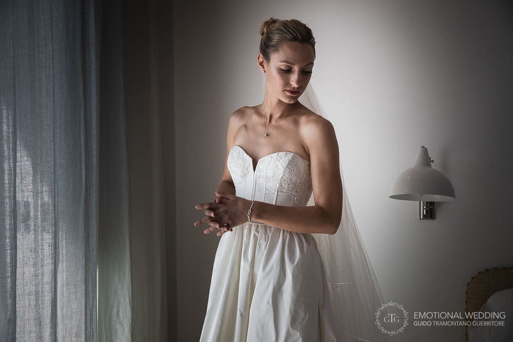 bride portrait after getting ready at a wedding in tuscany