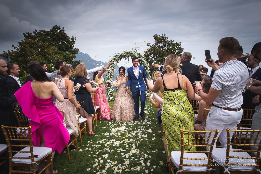 exit toss at a wedding in ravello