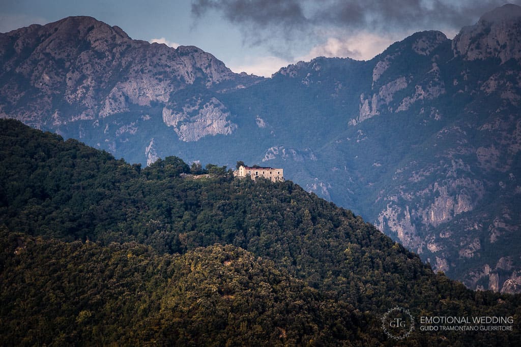 landscape of Amalfi Coast mountains taken by a wedding photographer in ravello