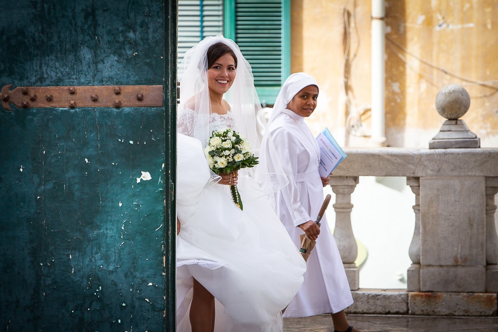 a bride entering the cathedral in salerno