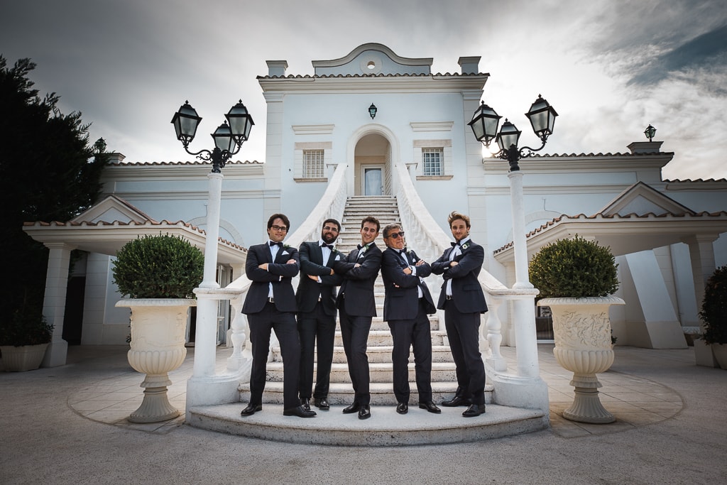 groom and his friend group shot at tenimento san giuseppe in apulia