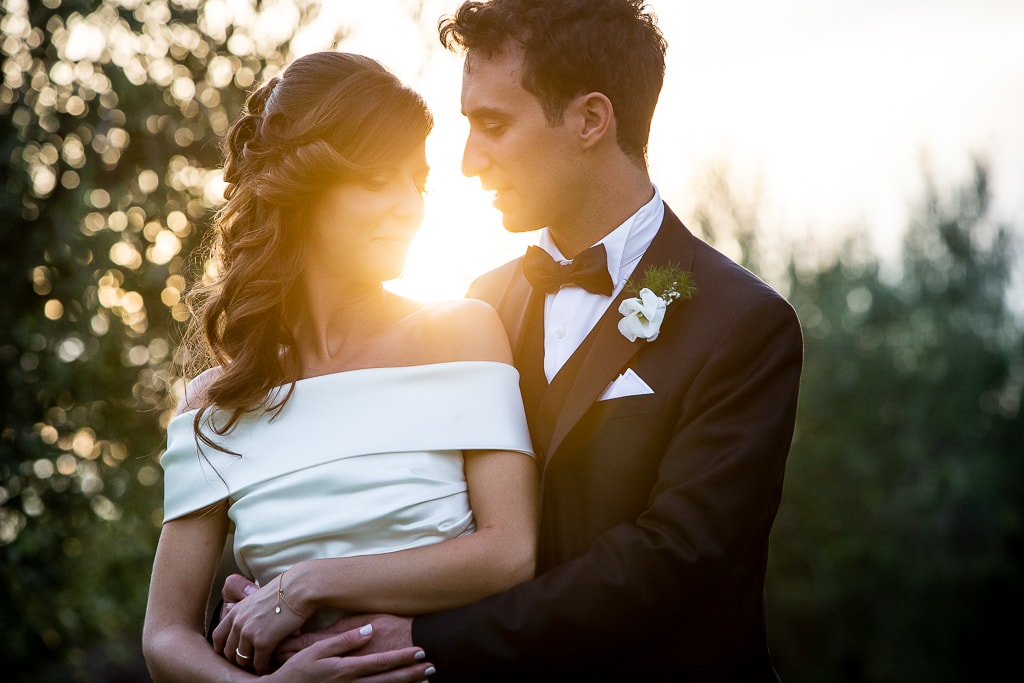 wedding couple at sunset in apulia countryside