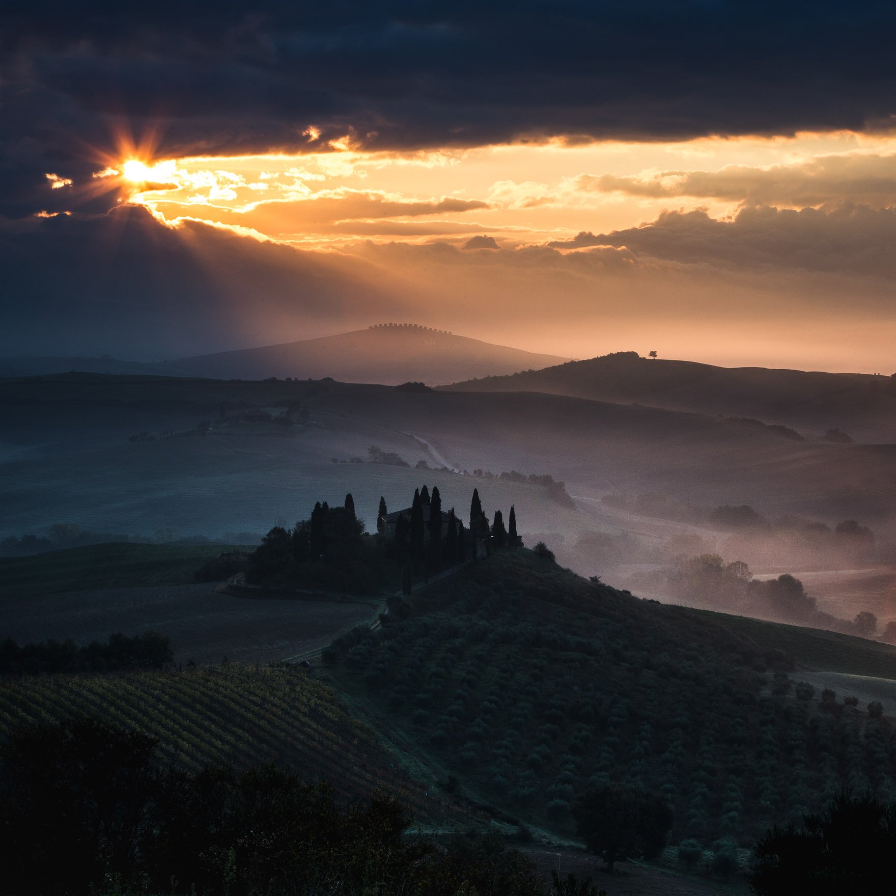 sunrise at belvedere, val d'orcia, tuscany